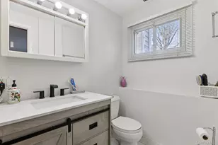 14 Fairway Dr, Great Neck, NY 11020 - Photo 15