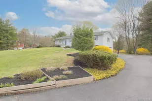 27 Monaco Dr, Hopewell Junction, NY 12533 - Photo 3