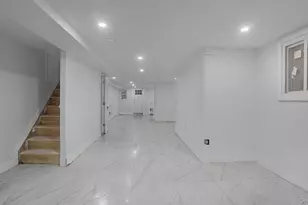 679 E 221st St, Bronx, NY 10467 - Photo 17