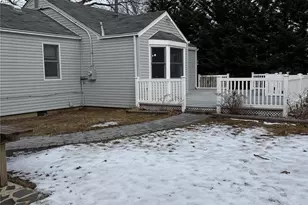 104 Ohls St, Patchogue, NY 11772 - Photo 9