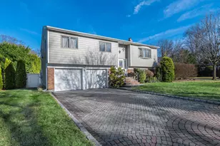 2 Terry Ct, Glen Head, NY 11545 - Photo 3