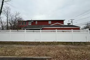 2331 Neptune Ave, Seaford, NY 11783 - Photo 15