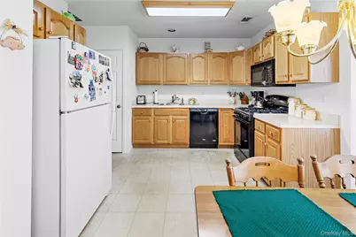 50 Perri Circle, Middle Island, NY 11953 - Photo 7