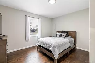 24 Twin River Dr, Oakdale, NY 11769 - Photo 17