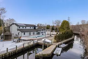 24 Twin River Dr, Oakdale, NY 11769 - Photo 27