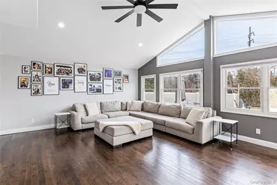 24 Twin River Drive, Oakdale, NY 11769 - Photo 9