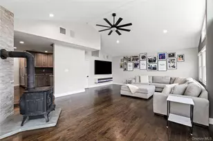 24 Twin River Dr, Oakdale, NY 11769 - Photo 11