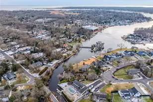 24 Twin River Dr, Oakdale, NY 11769 - Photo 29