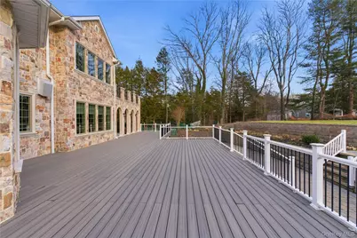 265 Laurel Lane, Syosset, NY 11791 - Photo 41