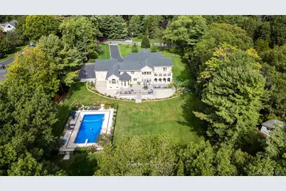 265 Laurel Lane, Syosset, NY 11791 - Photo 47