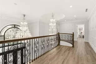 265 Laurel Ln, Syosset, NY 11791 - Photo 27