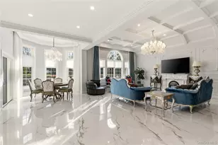 265 Laurel Ln, Syosset, NY 11791 - Photo 17