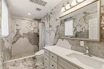 265 Laurel Lane, Syosset, NY 11791 - Photo 21