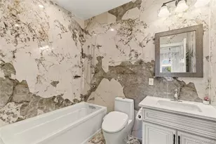 265 Laurel Ln, Syosset, NY 11791 - Photo 31