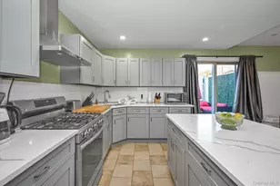 69-25 59th Rd, Maspeth, NY 11378 - Photo 9