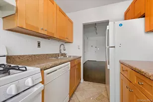 25 Sunnyside Dr, Yonkers, NY 10705 - Photo 11