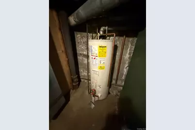 346 Holmes Street, Levittown, NY 11756 - Photo 27