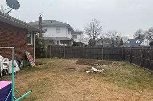 346 Holmes St, Levittown, NY 11756 - Photo 29