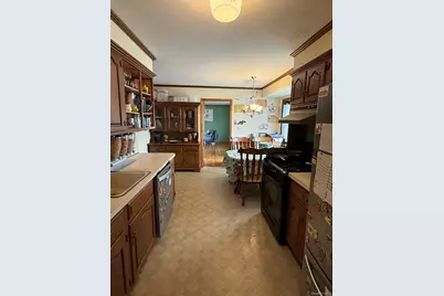 346 Holmes Street, Levittown, NY 11756 - Photo 19