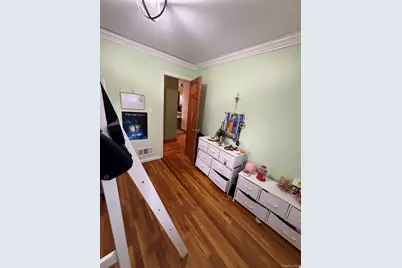 346 Holmes Street, Levittown, NY 11756 - Photo 13