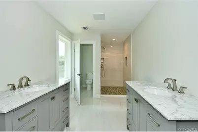 1 Lotto Court, Lake Grove, NY 11755 - Photo 27