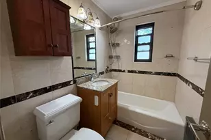 40 Terrace Cir, Great Neck, NY 11021 - Photo 11