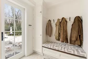 1347 Chicken Valley Rd, Upper Brookville, NY 11771 - Photo 31