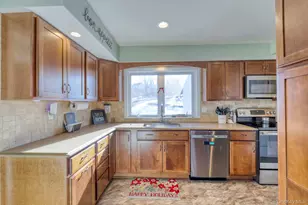 210 Overlook Rd, Poughkeepsie, NY 12603 - Photo 3