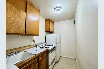 142-05 Roosevelt Avenue #517, Flushing, NY 11354 - Photo 7