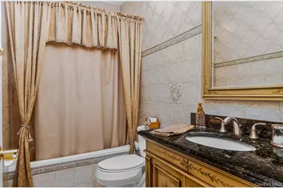 8611 165th Avenue, Howard Beach, NY 11414 - Photo 7