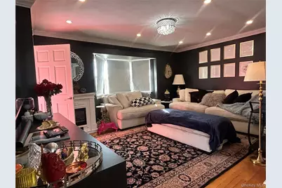 17 Molyneaux Road, Valley Stream, NY 11580 - Photo 3