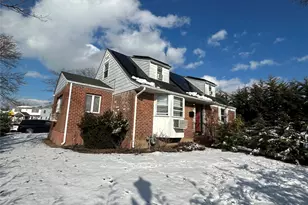 17 Molyneaux Rd, Valley Stream, NY 11580 - Photo 1