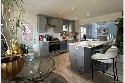 17 Molyneaux Road, Valley Stream, NY 11580 - Photo 7