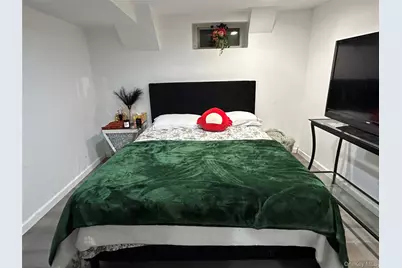 17 Molyneaux Road, Valley Stream, NY 11580 - Photo 21