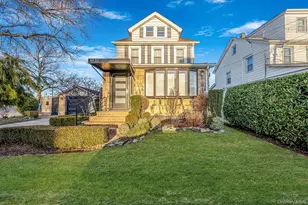 32 Everett, Lynbrook, NY 11563 - Photo 3