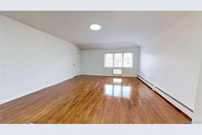 2407 Brookhaven Avenue #2nd FL., Far Rockaway, NY 11691 - Photo 3