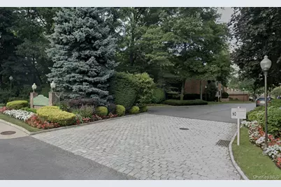 45 Windsor Gate #45, North Hills, NY 11040 - Photo 9