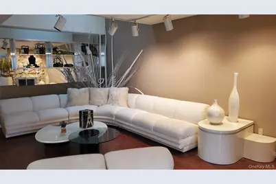 45 Windsor Gate #45, North Hills, NY 11040 - Photo 5