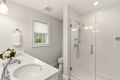 16 Soundview Road, Huntington, NY 11743 - Photo 17