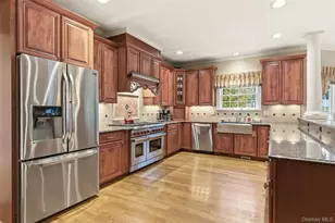 36 Rose Ct, Northport, NY 11768 - Photo 21