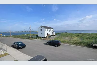 74-13 Hillmeyer Avenue, Arverne, NY 11692 - Photo 11