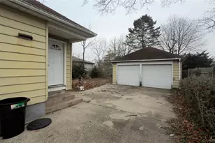 225 Church St, Freeport, NY 11520 - Photo 7