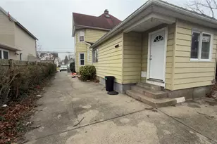 225 Church St, Freeport, NY 11520 - Photo 9