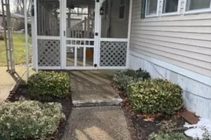 1661 Old Country Rd, Riverhead, NY 11901 - Photo 3