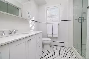 166 Princeton Rd, Rockville Centre, NY 11570 - Photo 31