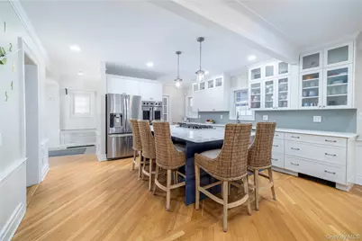 166 Princeton Road, Rockville Centre, NY 11570 - Photo 9