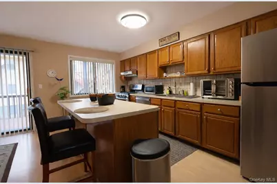 25 College Avenue #701, Nanuet, NY 10954 - Photo 7