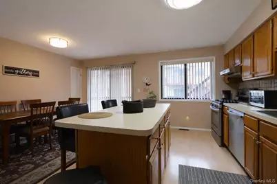 25 College Avenue #701, Nanuet, NY 10954 - Photo 9