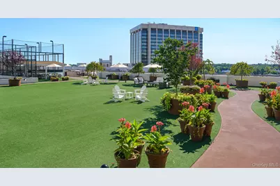 25 City Place #10C, White Plains, NY 10601 - Photo 5