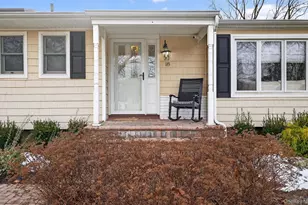 18 Canterbury Ln, Nesconset, NY 11767 - Photo 3